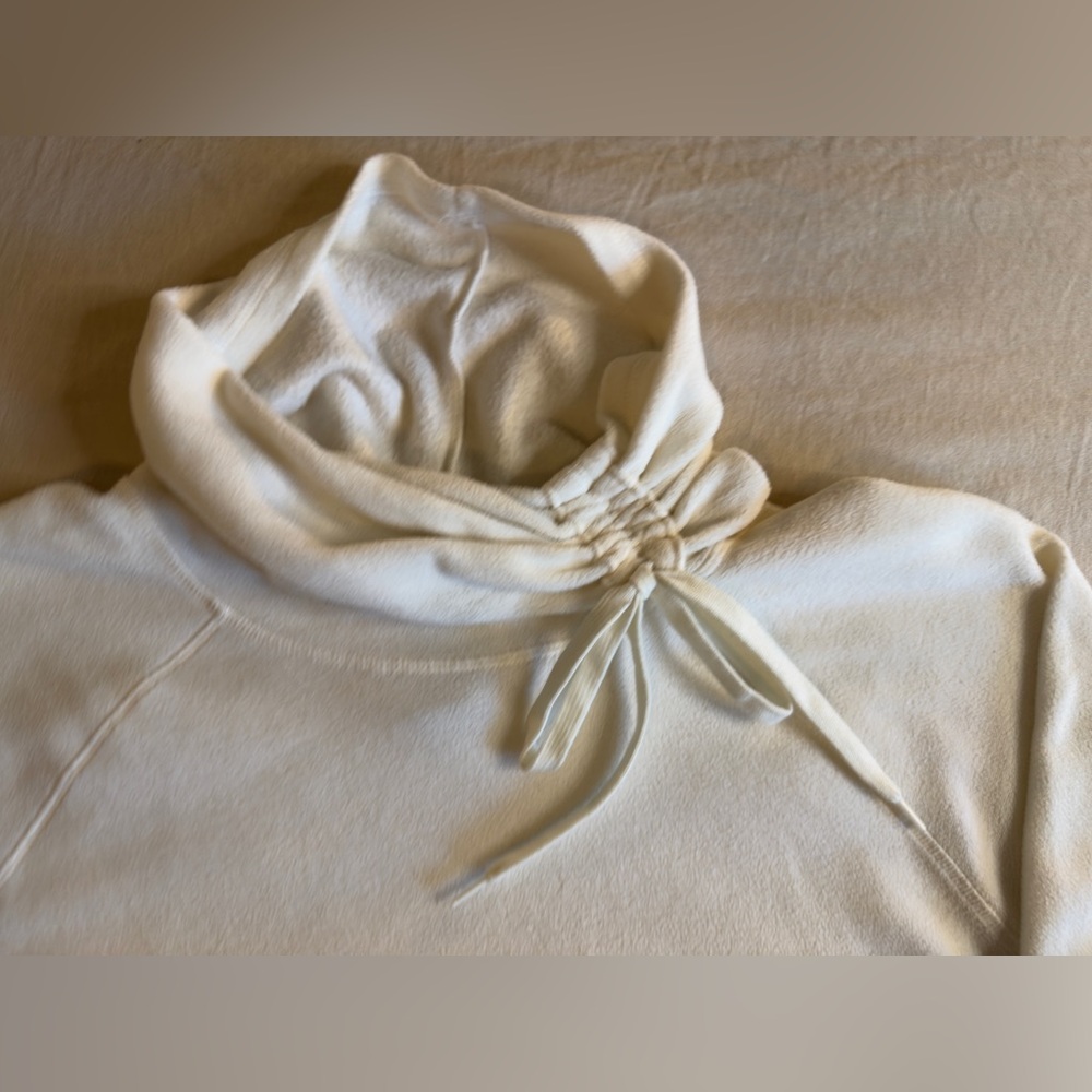 Women's Champion Fleece Athletic Sweatshirt in Cream